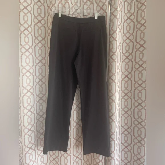 Lululemon on the fly pants - Picture 2 of 7